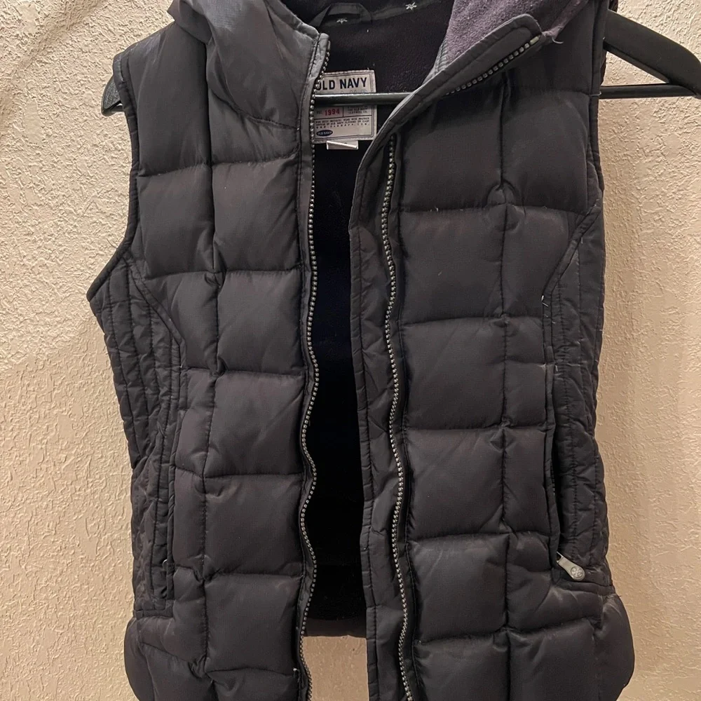 Old Navy Black Puffer Down Vest